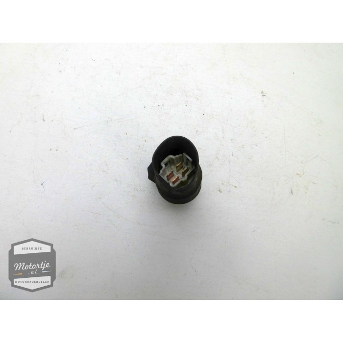 Kawasaki GT550 relais vier pins / relay 4P Kawasaki GT550 relais vier pins / relay 4P